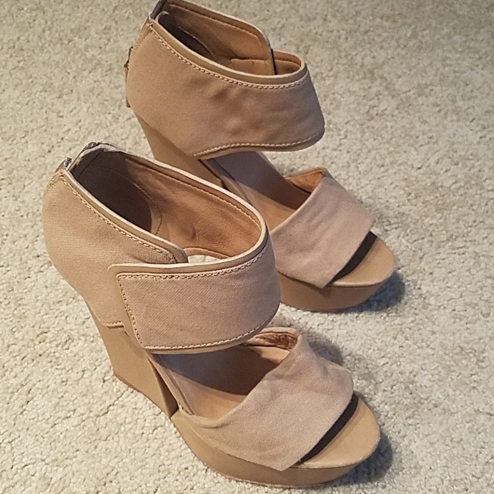 LAMB by Gwen Stefani wedges